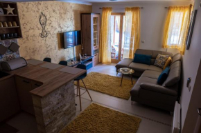 Zova Gold Apartment